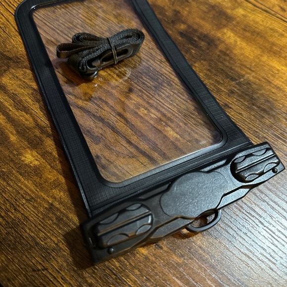 Universal Black Waterproof Phone Pouch - Picture 2 of 2